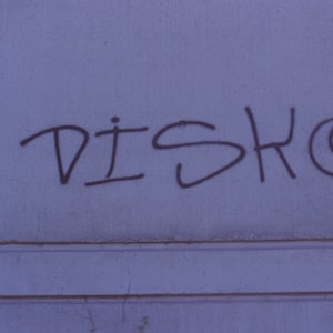 DISCO-张启靓 - 钟摆(2010弹)DjZiping[Www.DJ电音舞曲]绝版中文嗨歌 [中文DISCO]